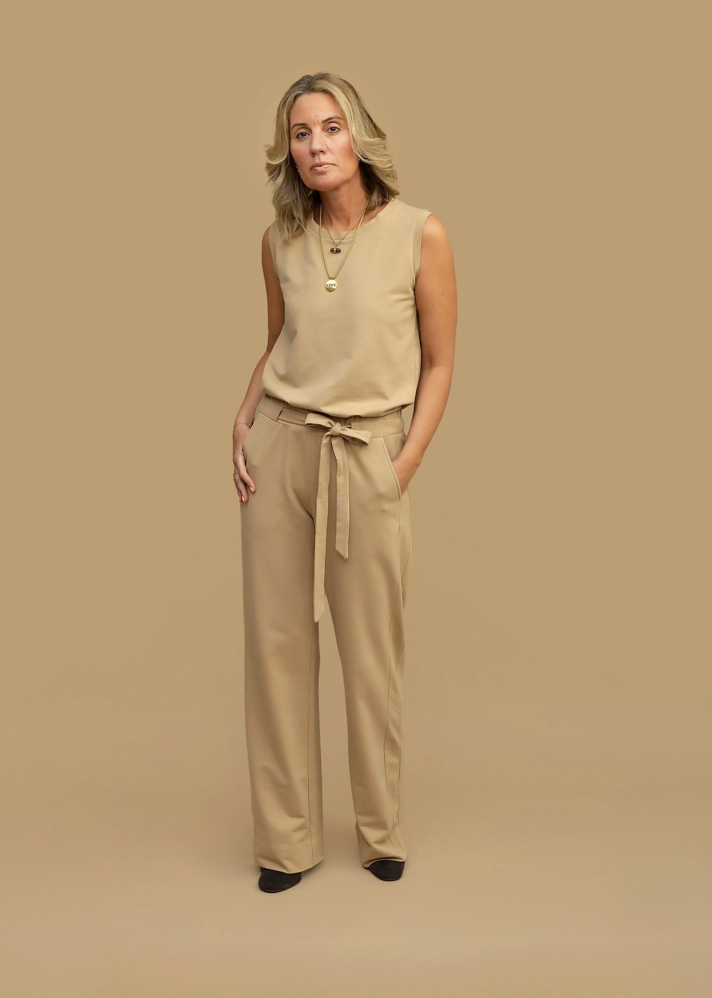 HERO sleeveless top, camel