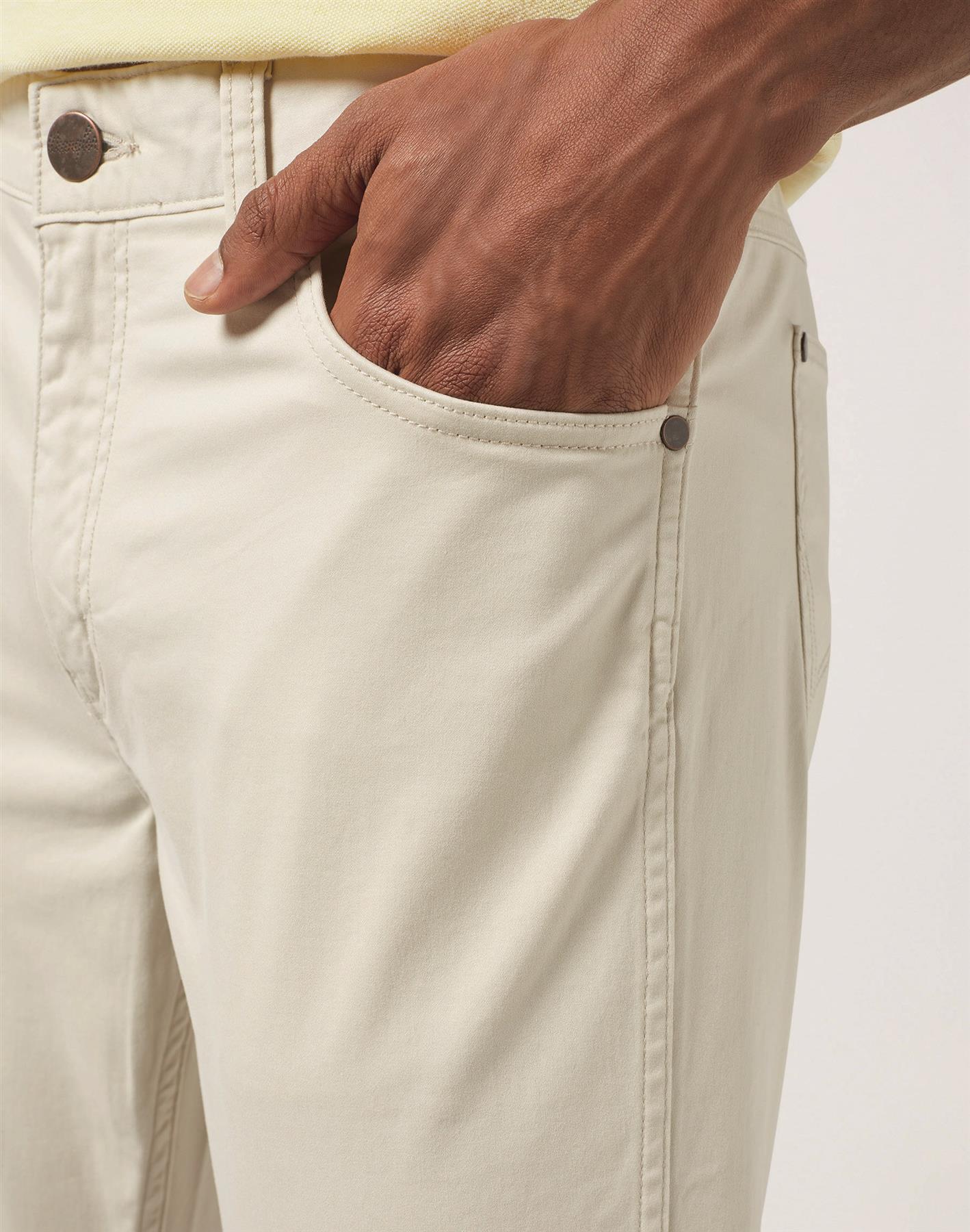 Wrangler Greensboro Regular Straight Soft Cotton Chino Waist 38 To 44 in Stone and Dark Navy Colours