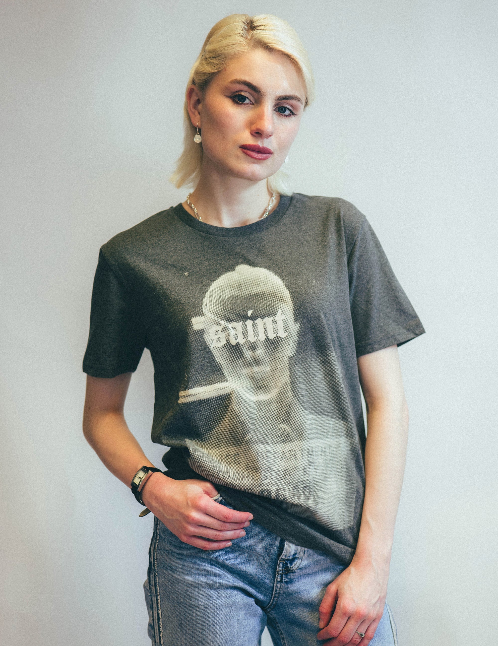 'Saint' T-Shirt in Grey