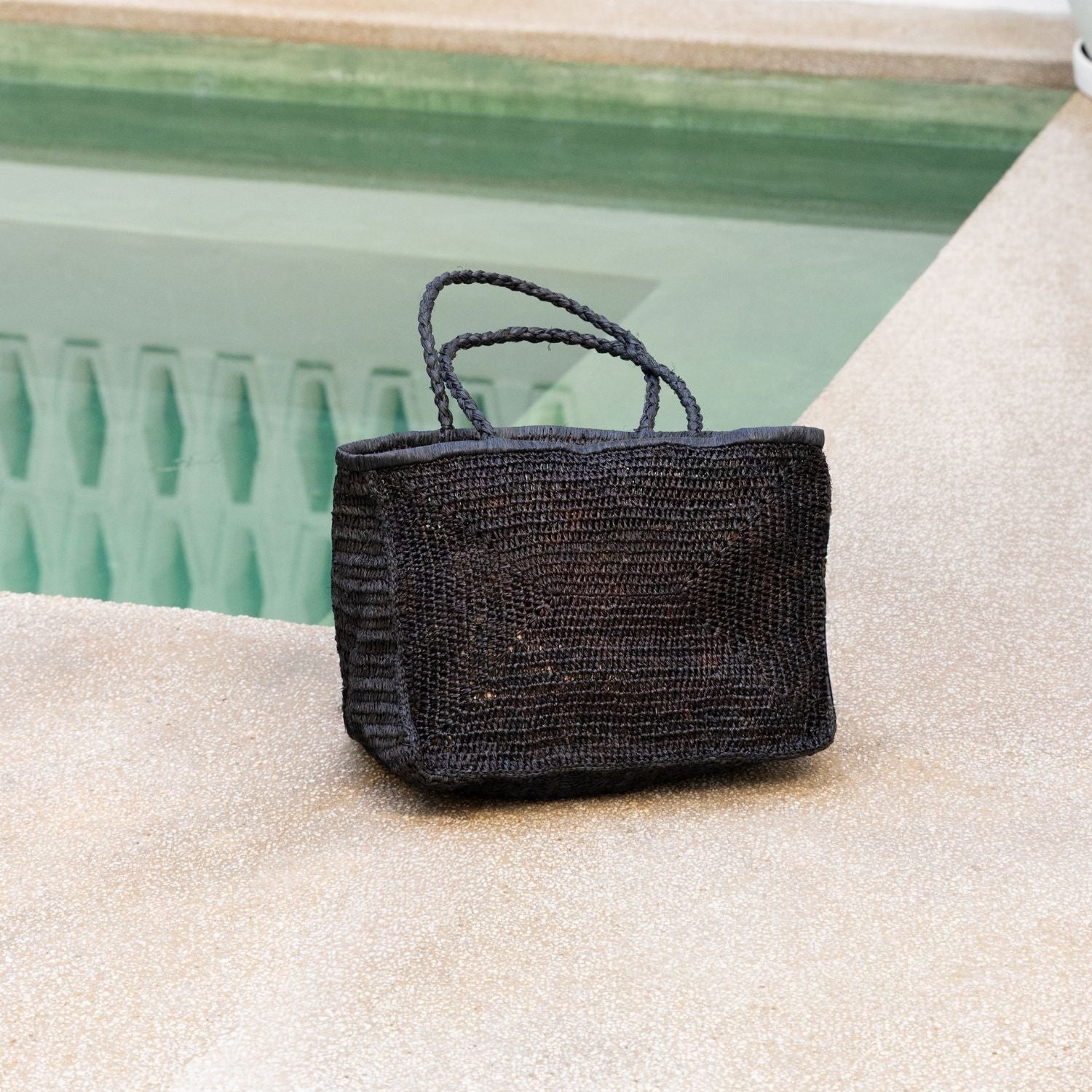 Clipa (Medium) Raffia Beach Tote Bag
