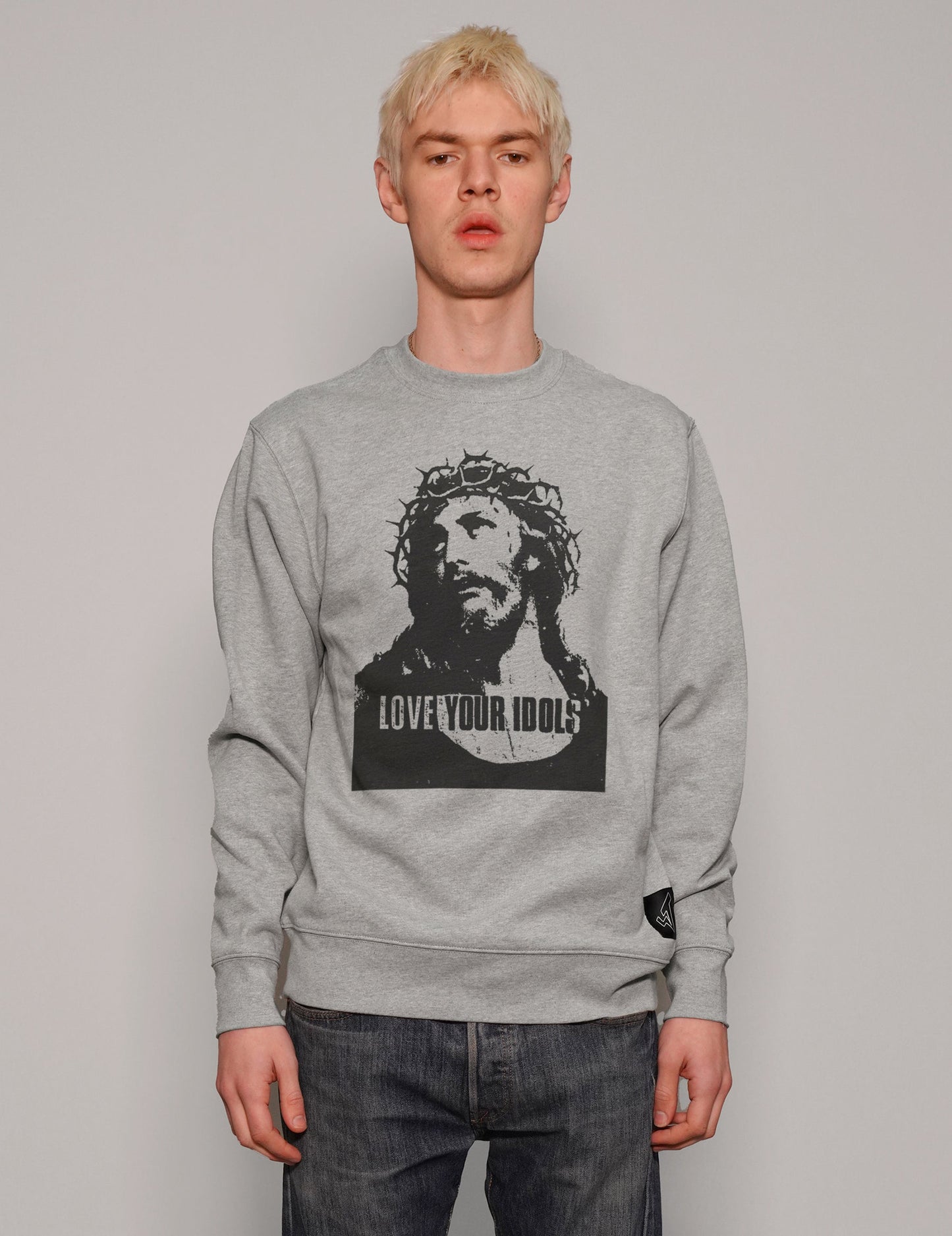 "Love Your Idols" Sweatshirt in Grey