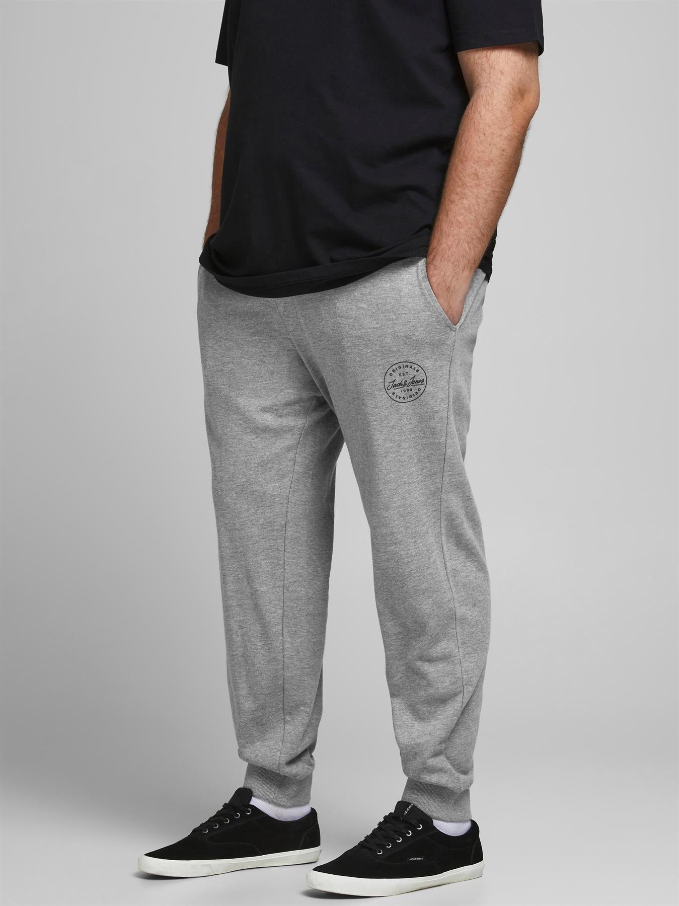 Jack & Jones Plus Size Men's Gordon Shark Sweat Pant With Ribbed Cuffs And Logo in 40-54, 3 Colours