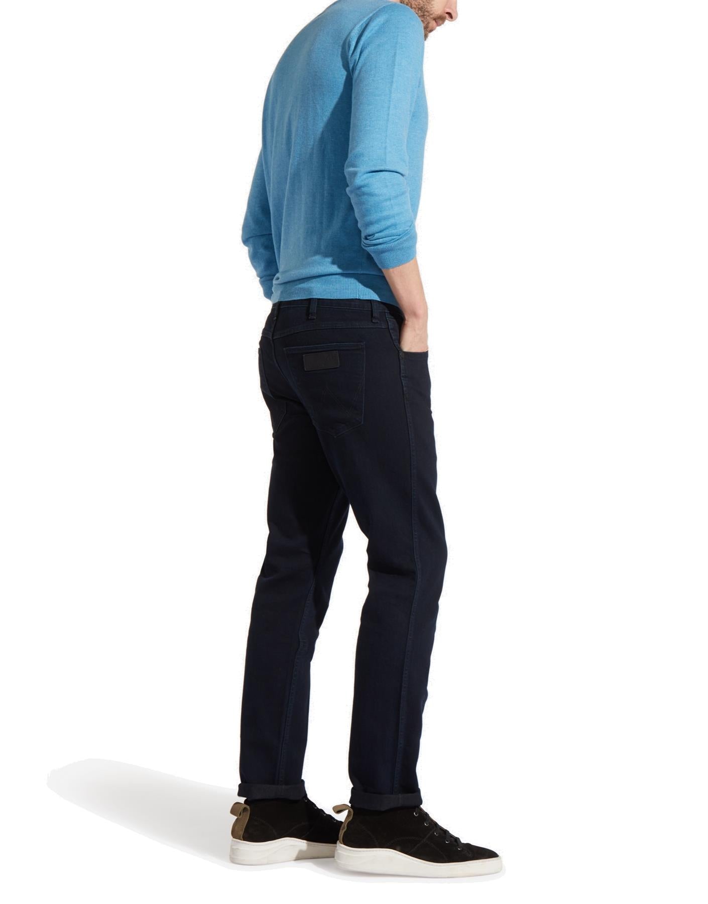 Wrangler Men's Greensboro Straight Leg Stretch Denim in Black (W15QQC77D) Waist 32 - 46