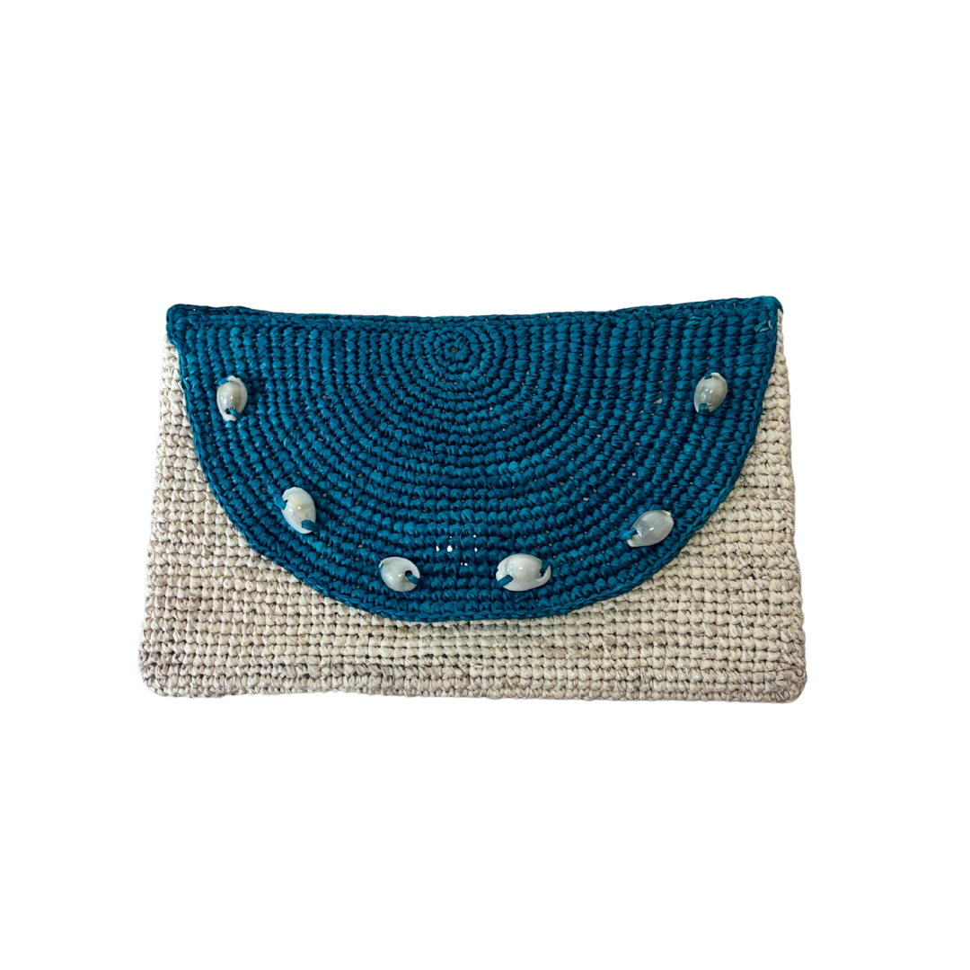 Shell Pouch Raffia