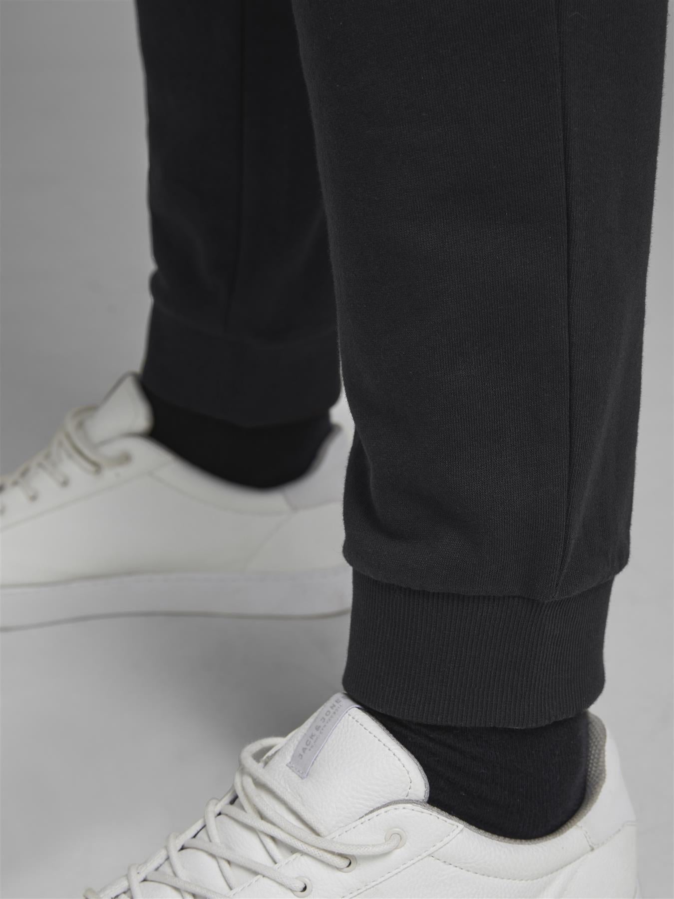 Jack & Jones Plus Size Men's Gordon Shark Sweat Pant With Ribbed Cuffs And Logo in 40-54, 3 Colours