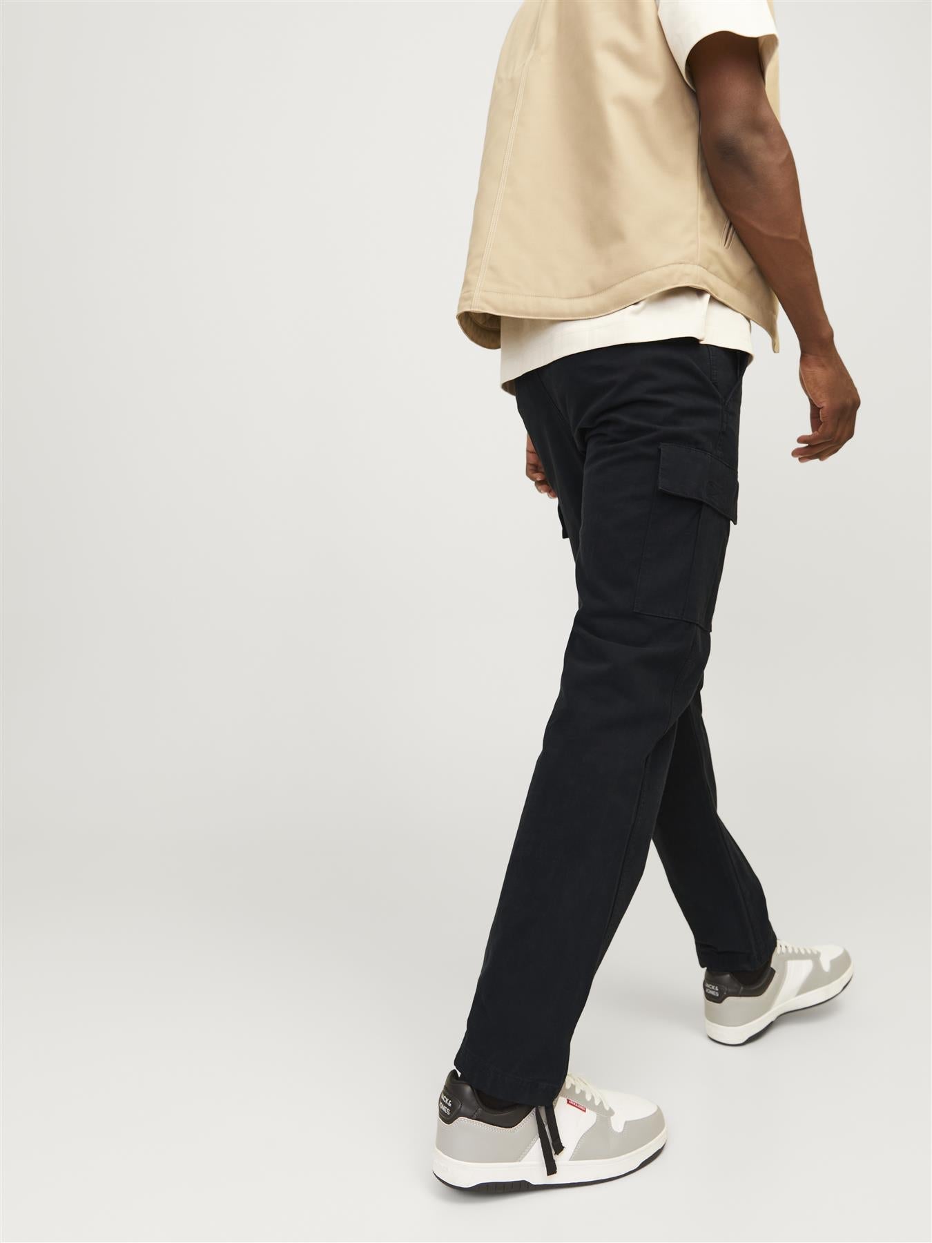 Jack & Jones Relaxed Fit Cargo Pants For Men - JPSTKANE BARKLEY CARGO PANT NOOS in Black , 27W-36W