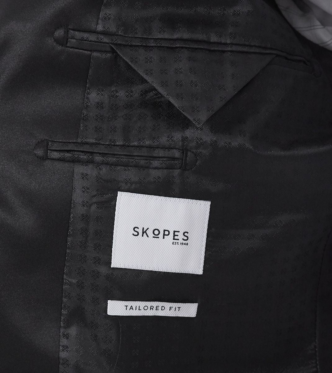 Skopes Westwood jacket in black paisley with satin shawl collar Size 34 - 62