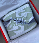 Air Jordan 1 Retro High OG 'Seafoam' (W)