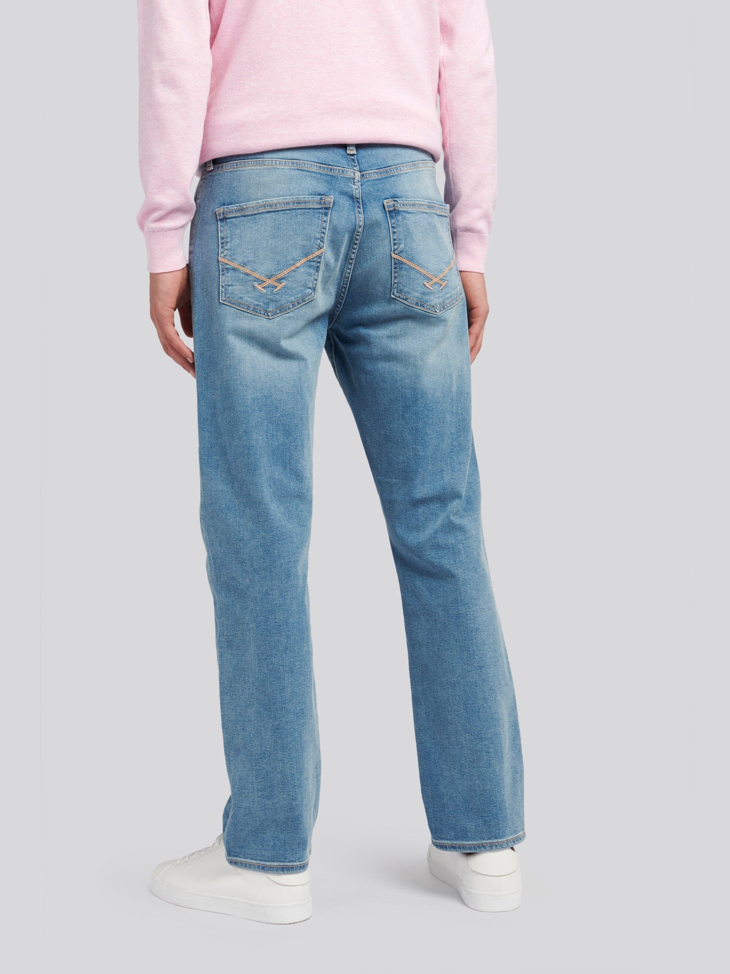 Mens 5 Pocket Regular Fit Denim Jeans in Mid Wash