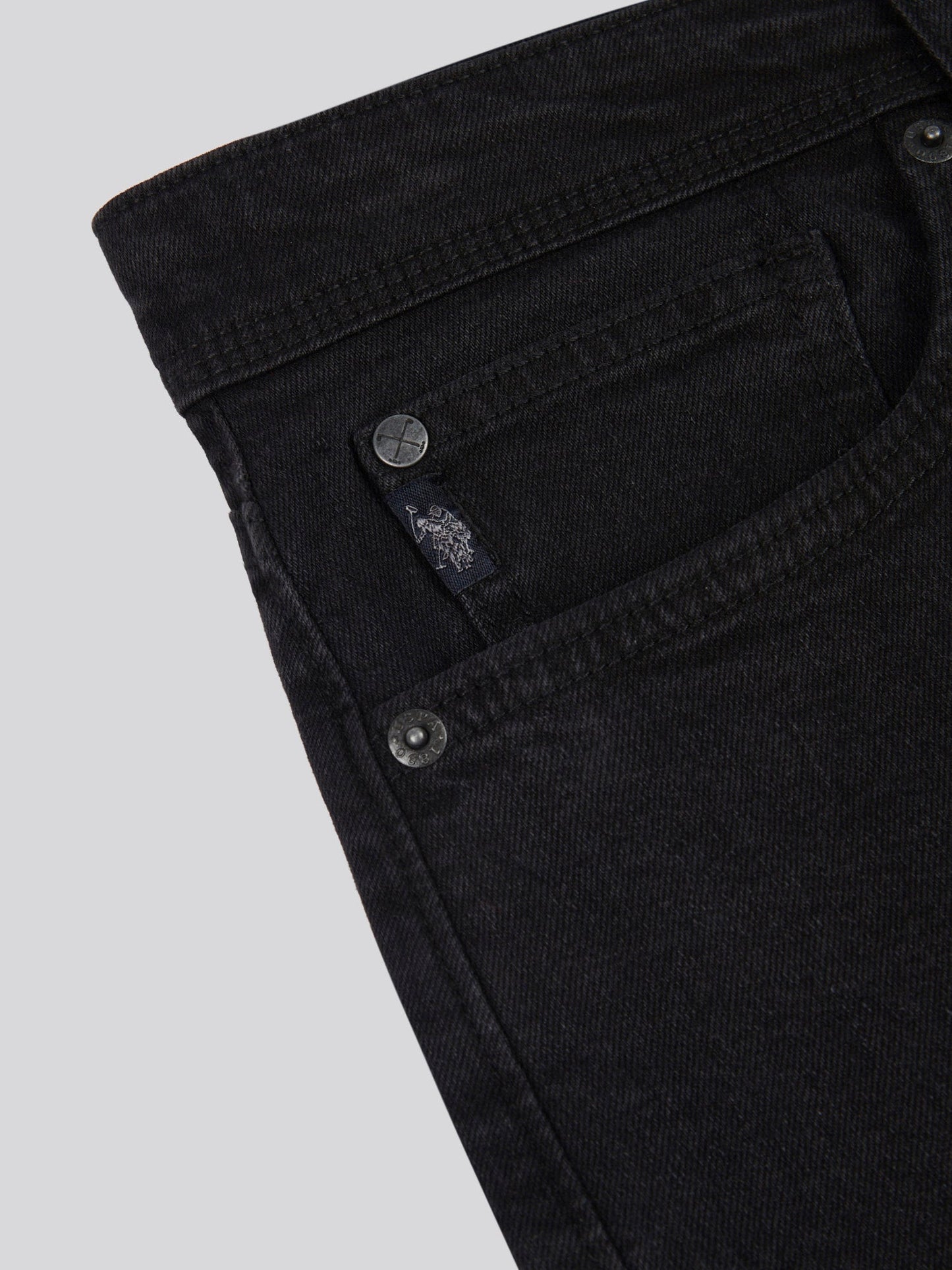 Mens Classic Fit Jean Black Wash