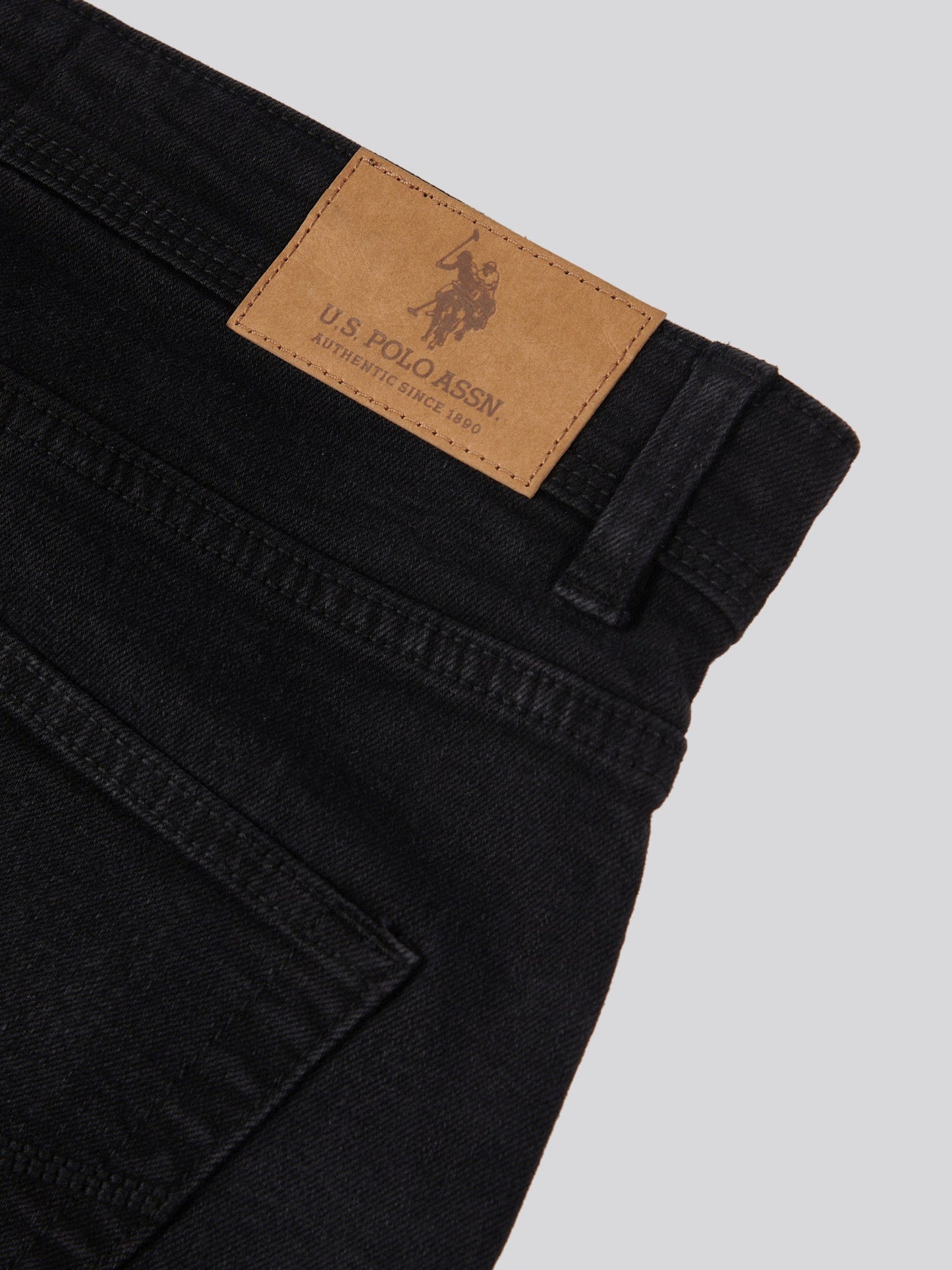 Mens Classic Fit Jean Black Wash