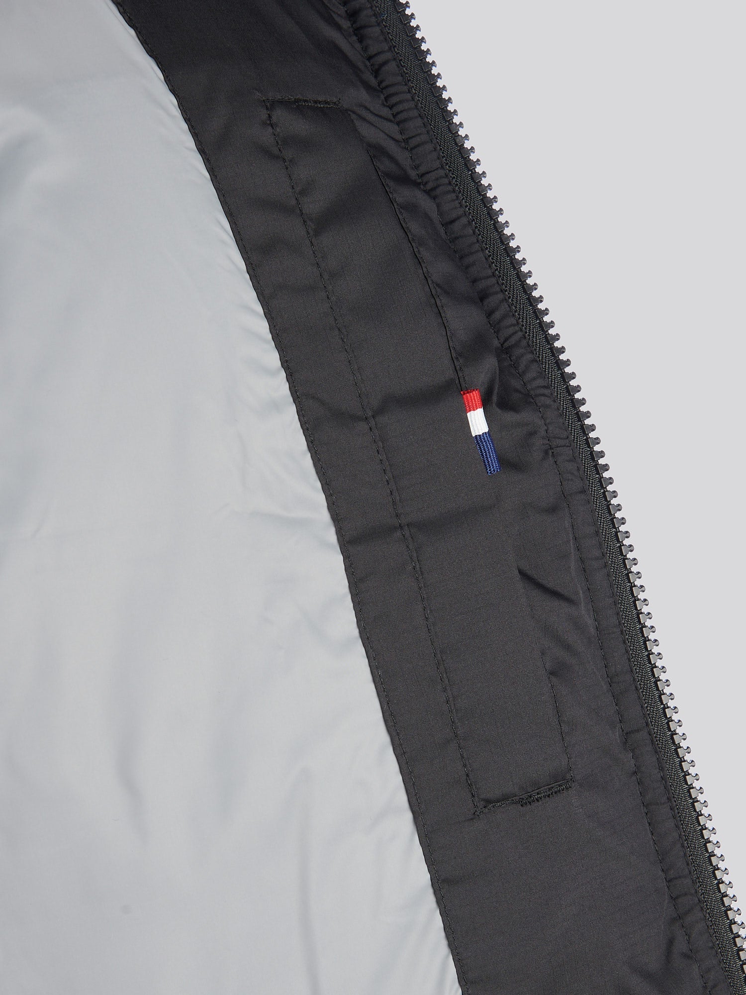 Mens Ripstop Hooded Puffer Jacket in Black