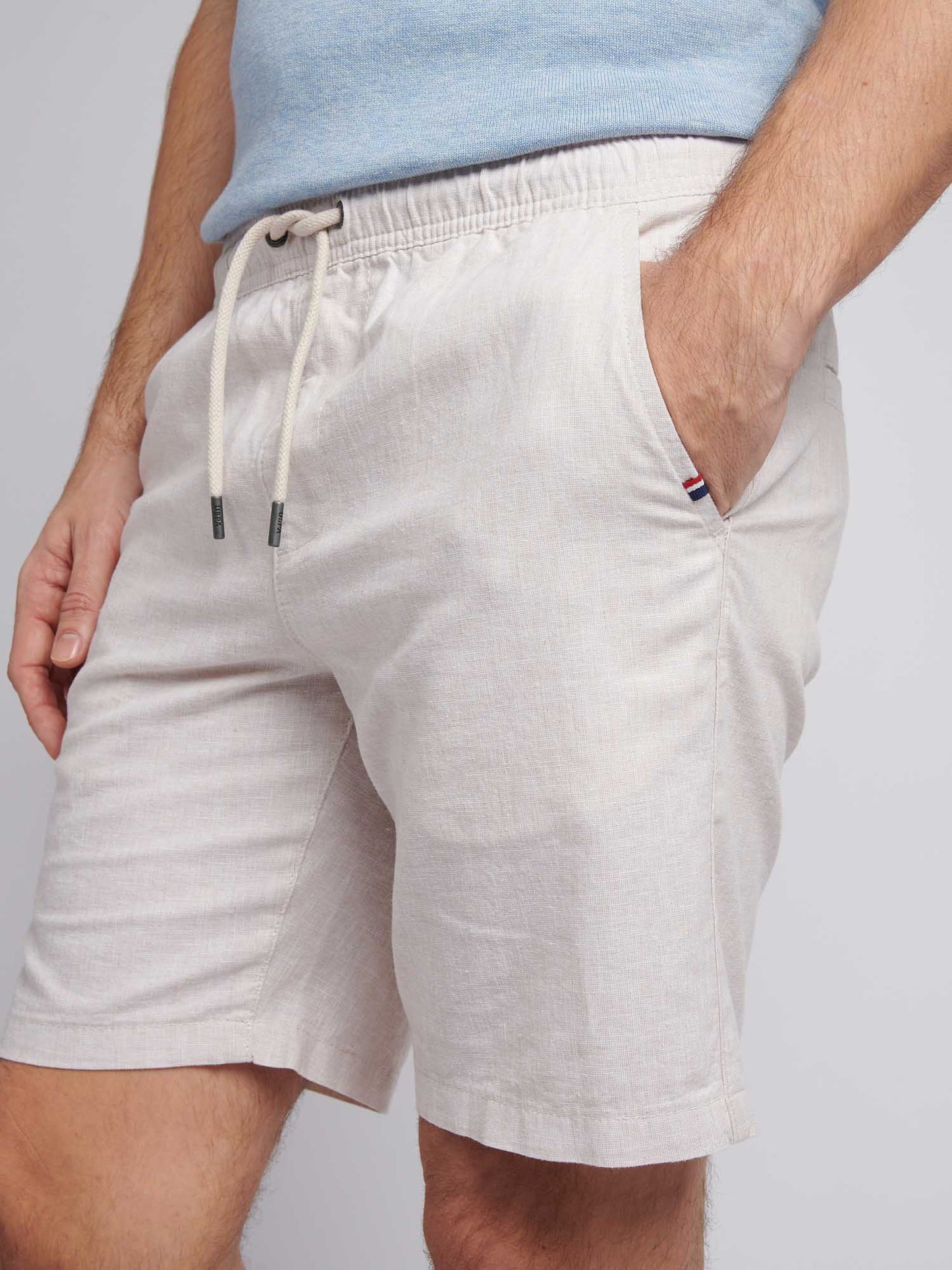 Mens Linen Blend Drawstring Short in Doeskin