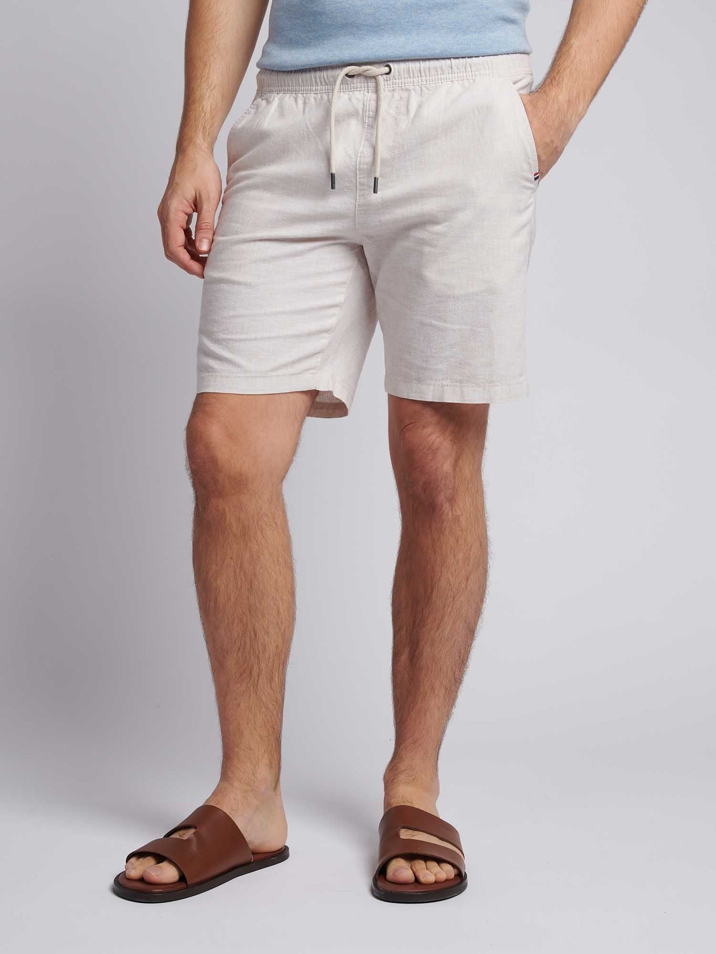 Mens Linen Blend Drawstring Short in Doeskin