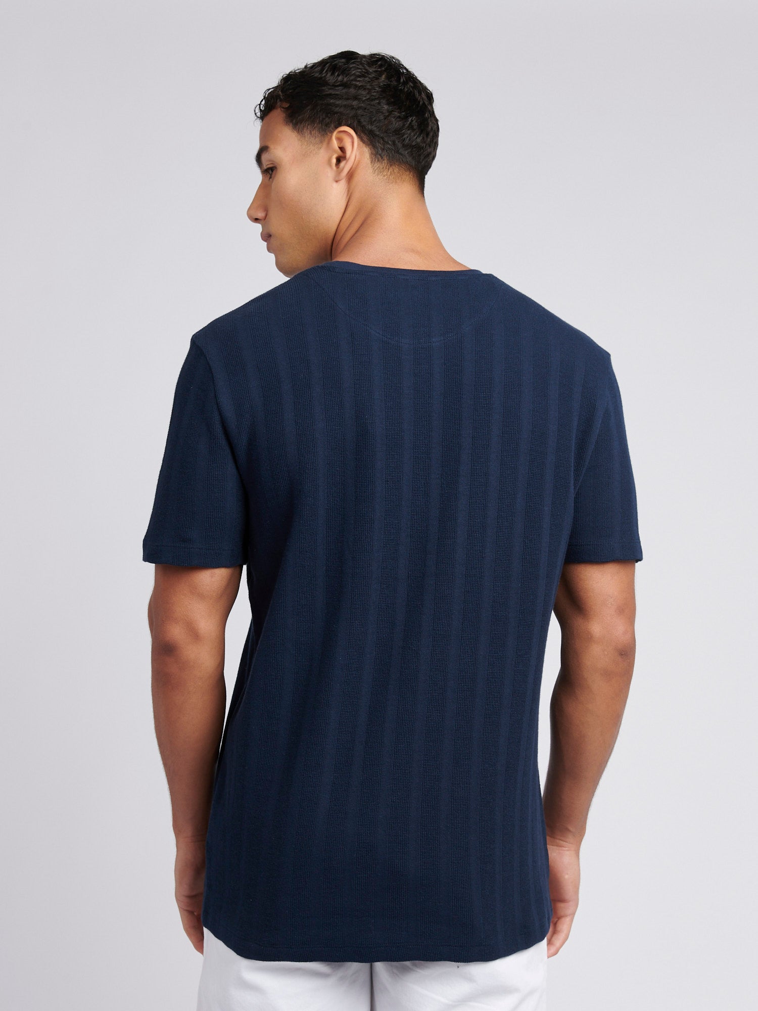 Mens Double Horsemen Vertical Stripe Textured T-Shirt in Dark Sapphire Navy / Moonlight Blue DHM