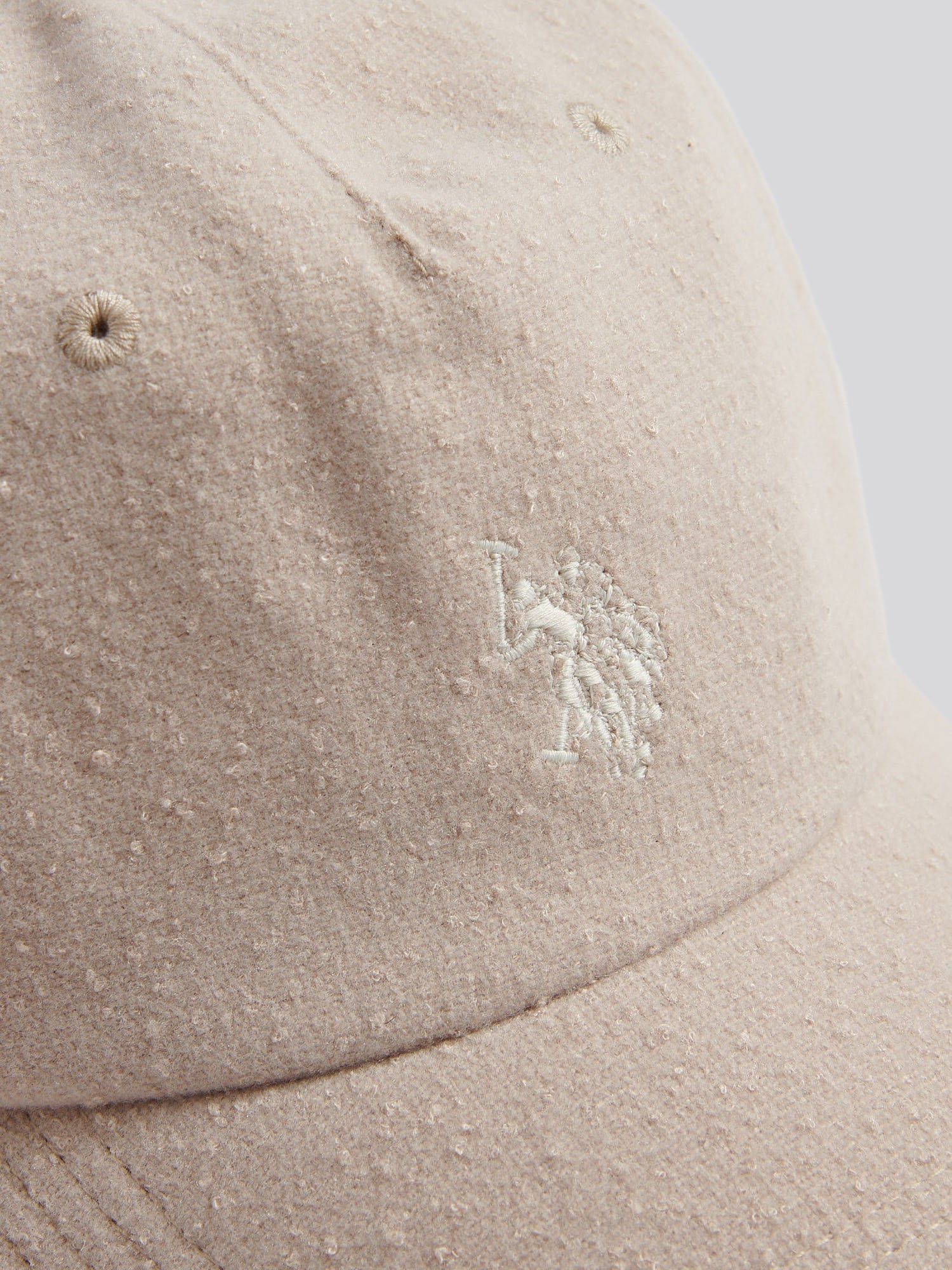 Mens Boucle Cap in Atmosphere