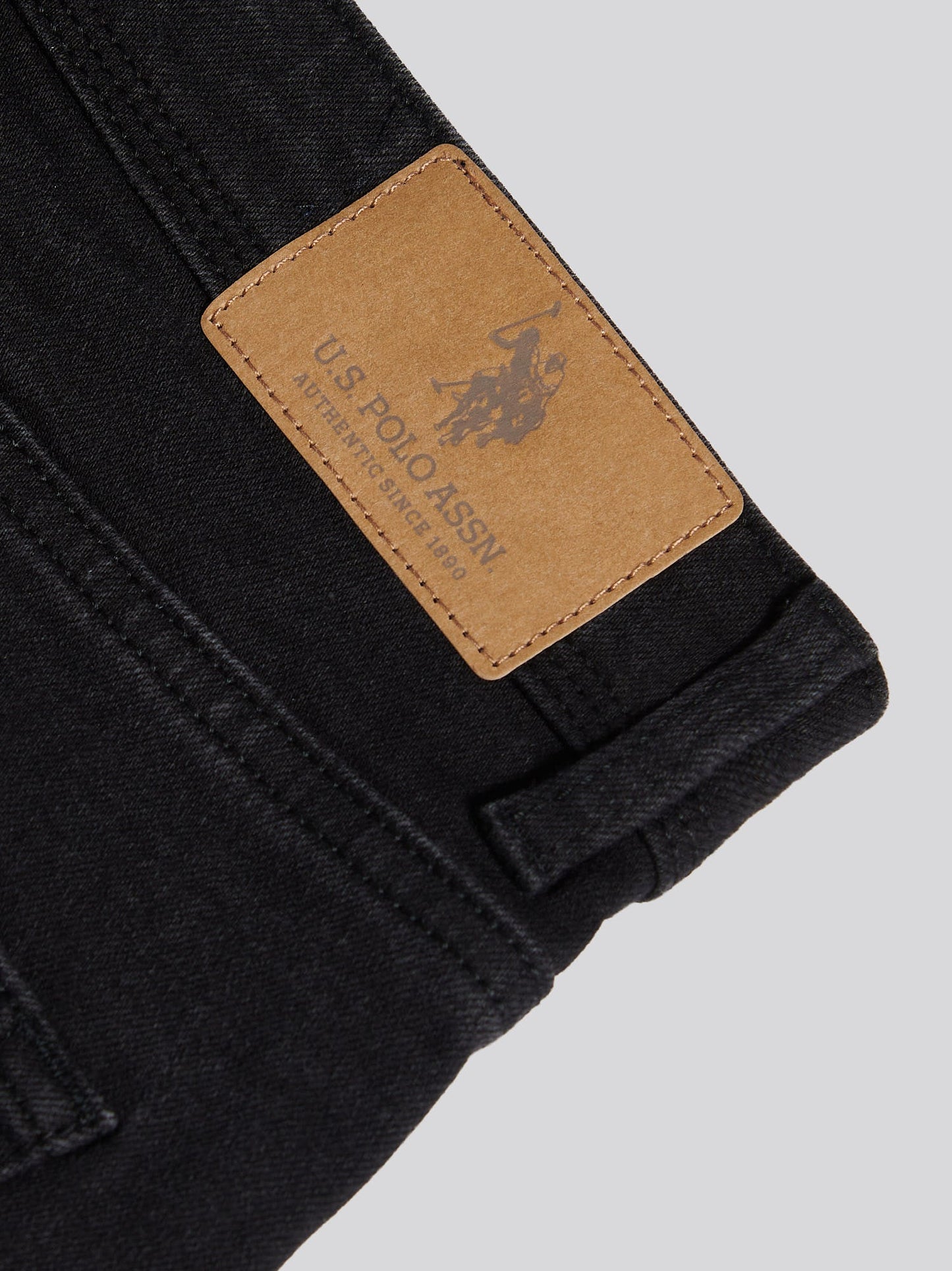 Mens Straight Fit Jean Black Wash