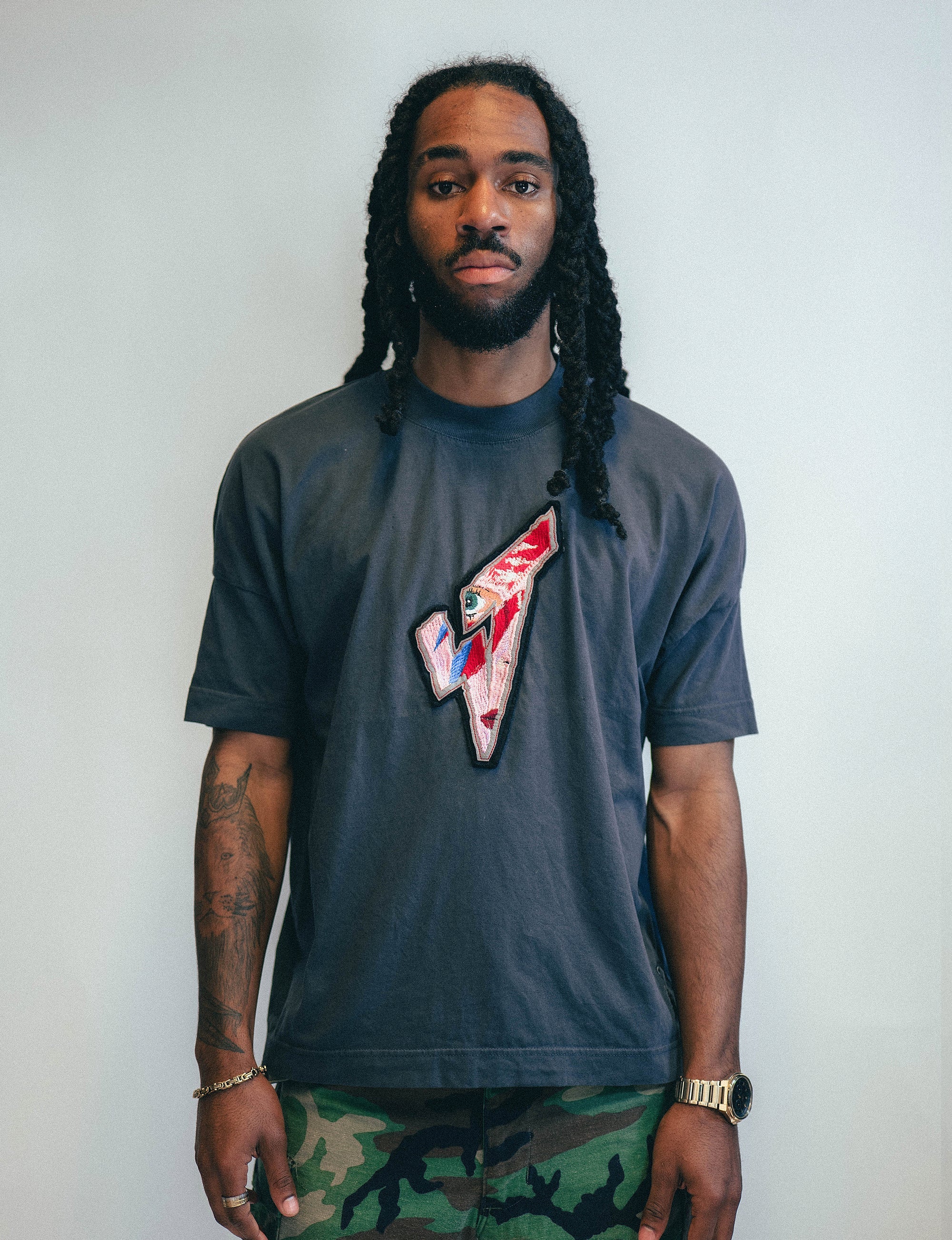 ST 'A Lad Insane' Embroidery Patch T-Shirt in Blue/Grey (Oversized Fit)