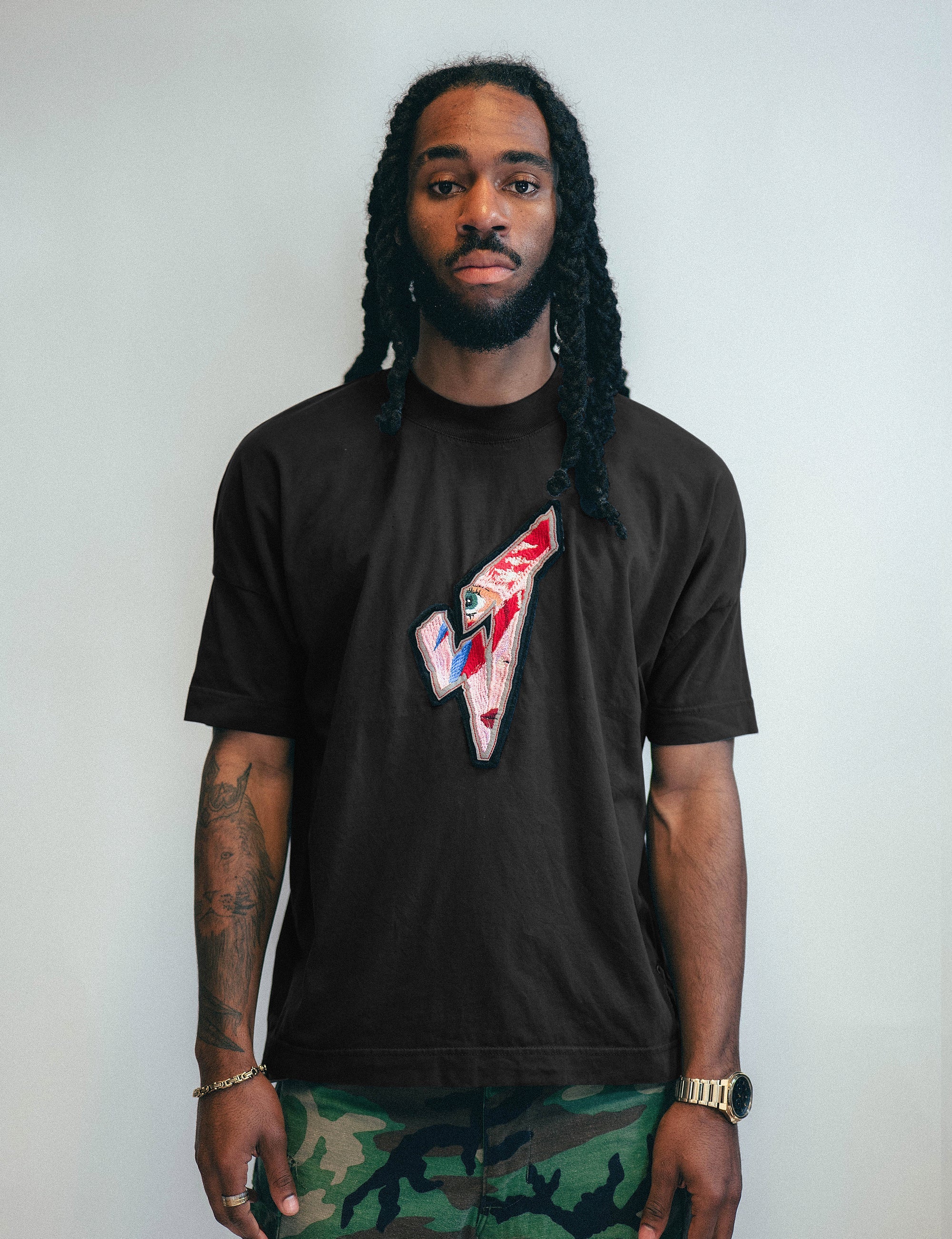 ST 'A Lad Insane' Embroidery Patch T-Shirt in Black (Oversized Fit)