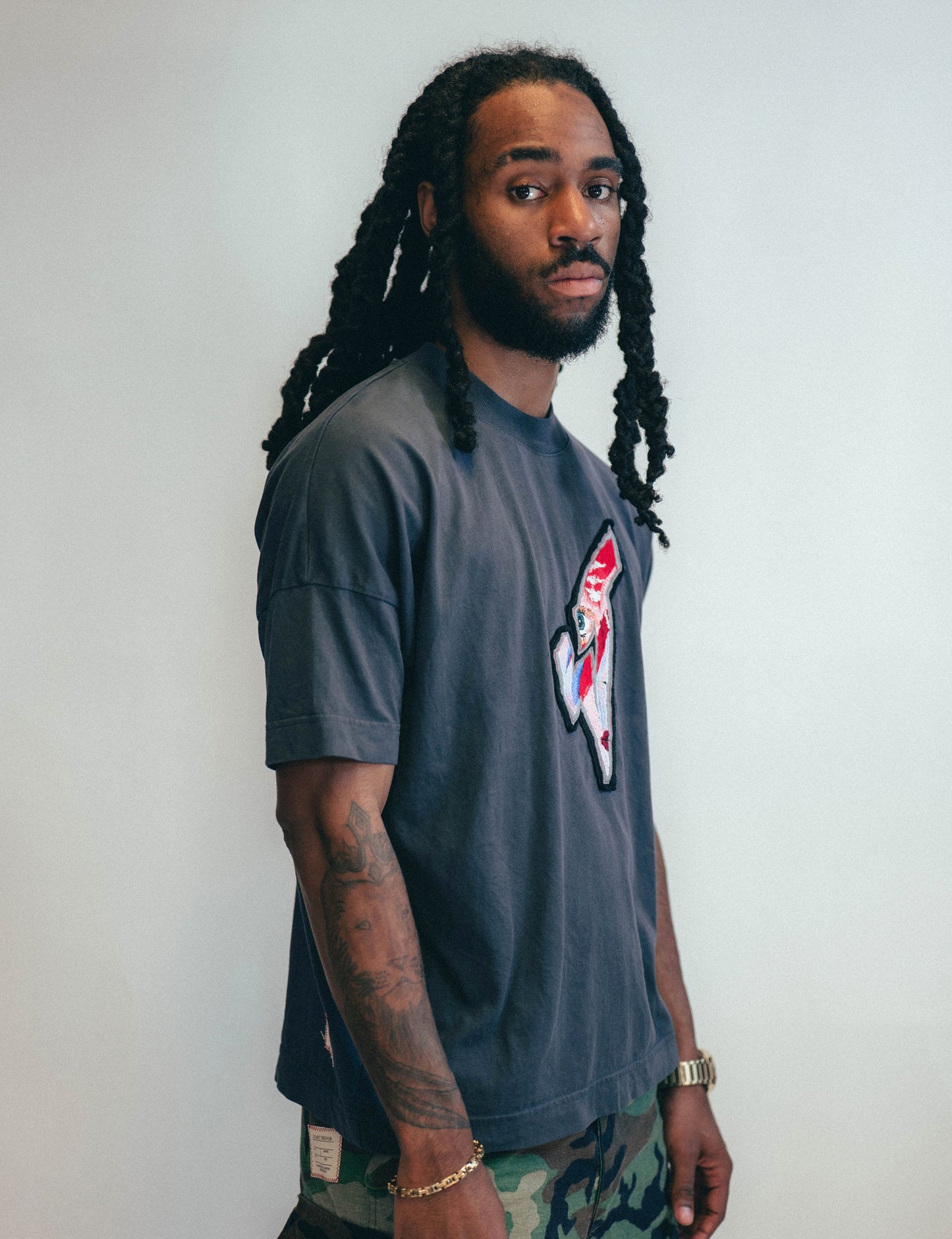 ST 'A Lad Insane' Embroidery Patch T-Shirt in Blue/Grey (Oversized Fit)