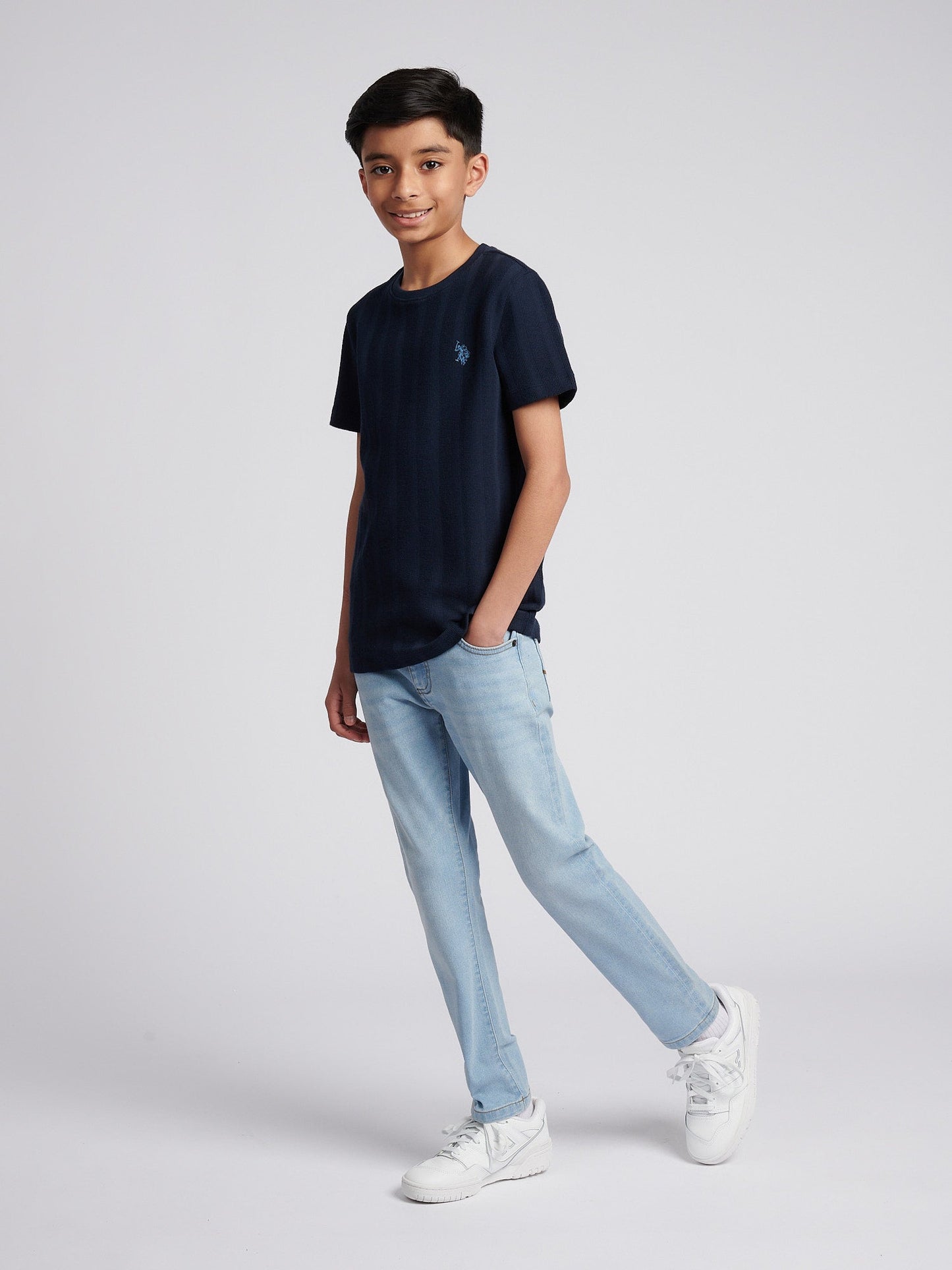 Boys Vertical Stripe Textured T-Shirt in Dark Sapphire Navy / Moonlight Blue DHM