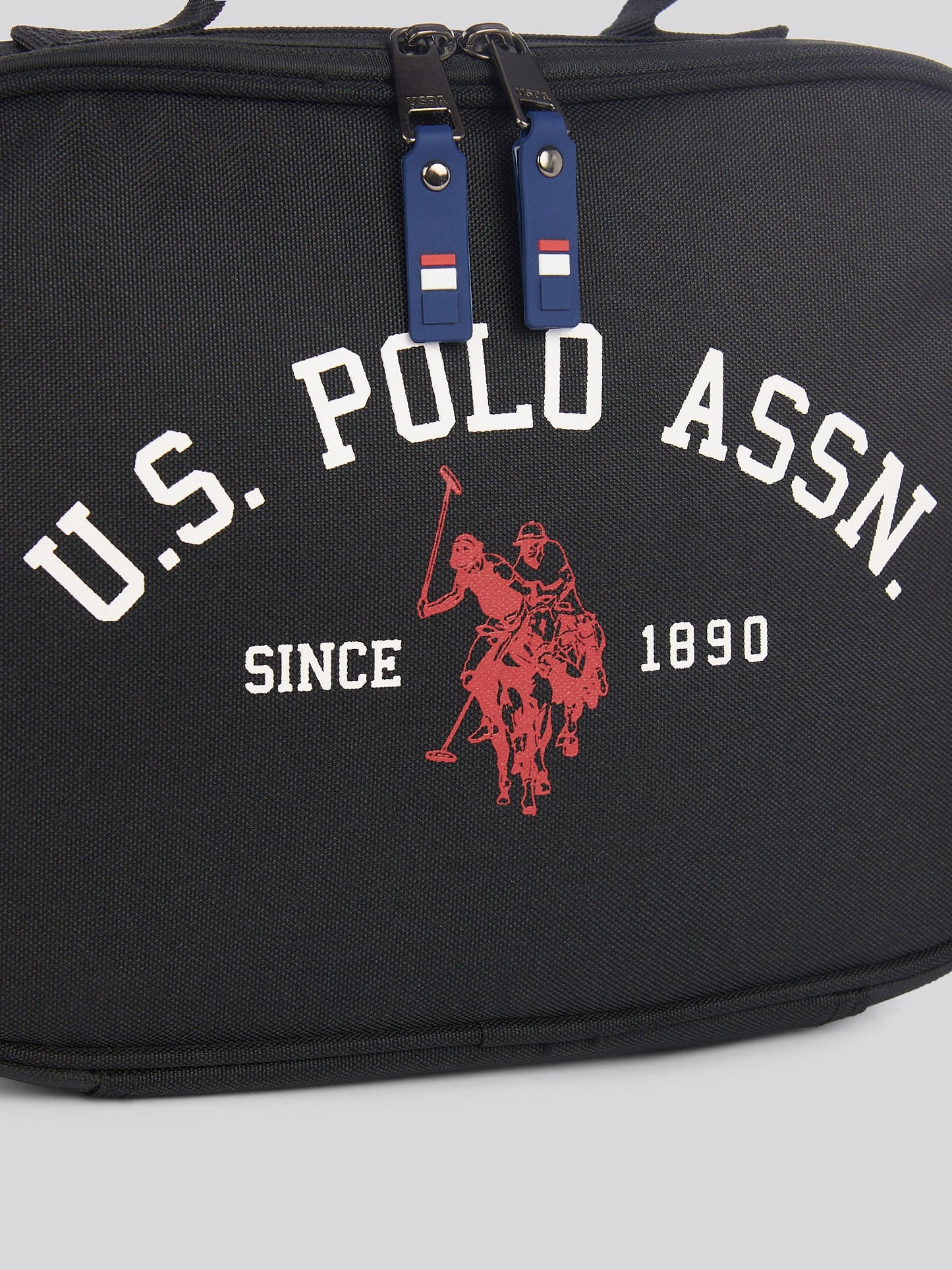 USPA Signature Arch Print Lunchbag Black