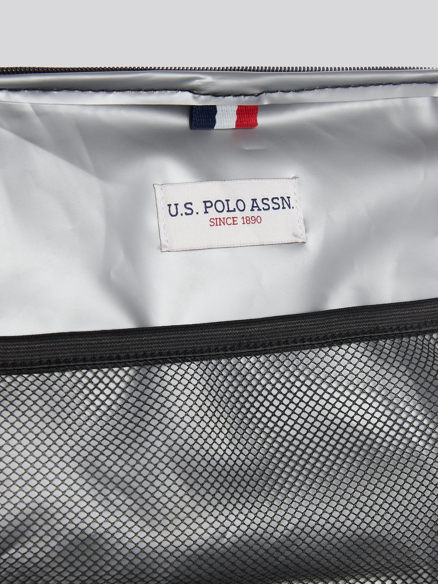 USPA Signature Arch Print Lunchbag Black
