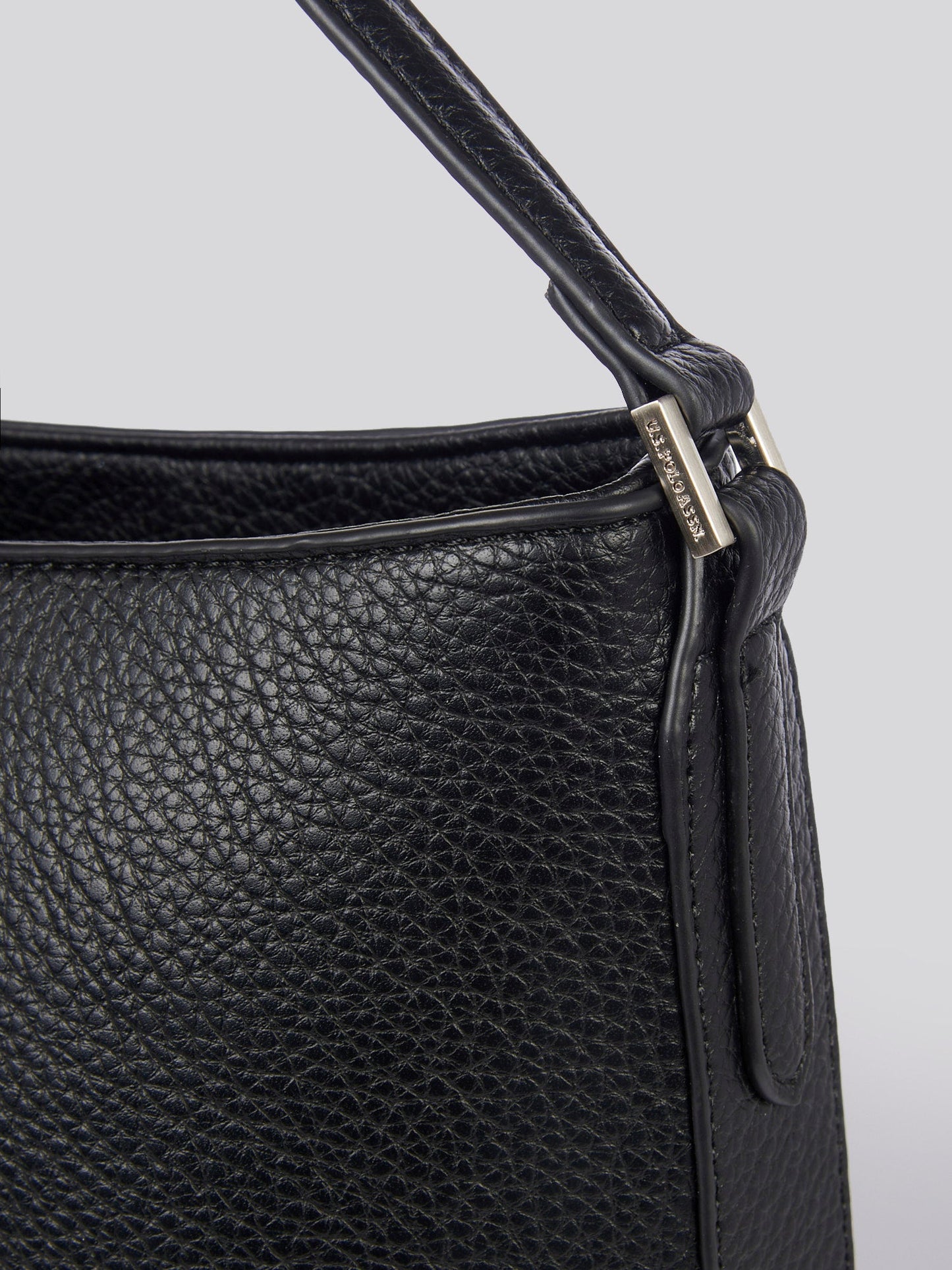 U.S. Polo Assn. Womens Breezy Hobo Bag in Black