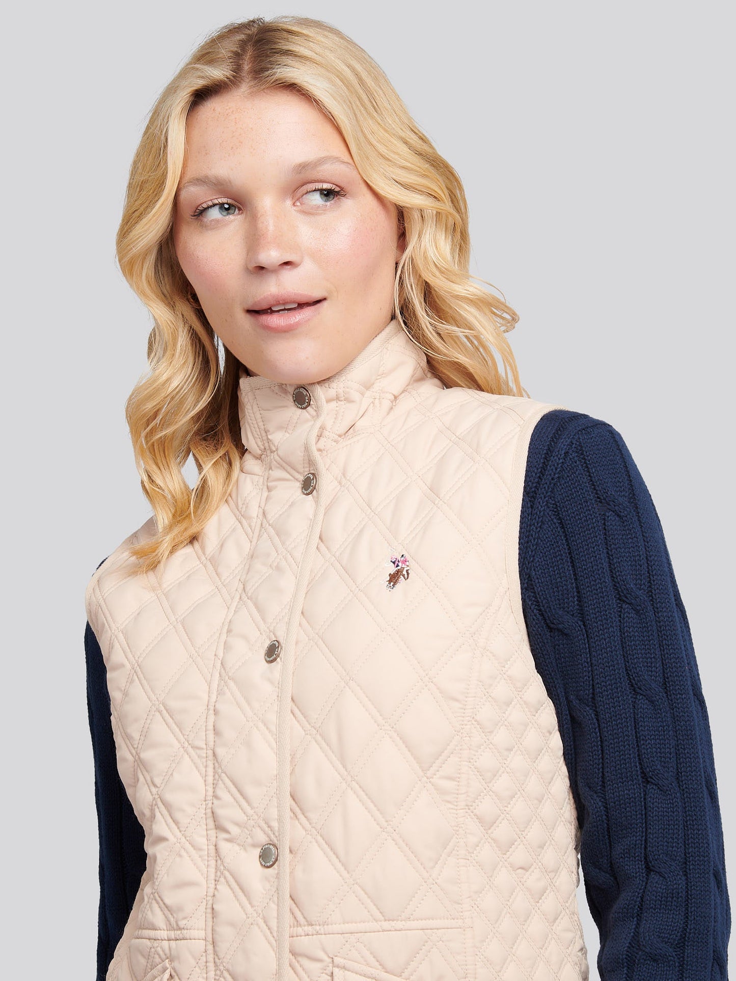Womens Hacking Quilted Gilet in Smoke Gray