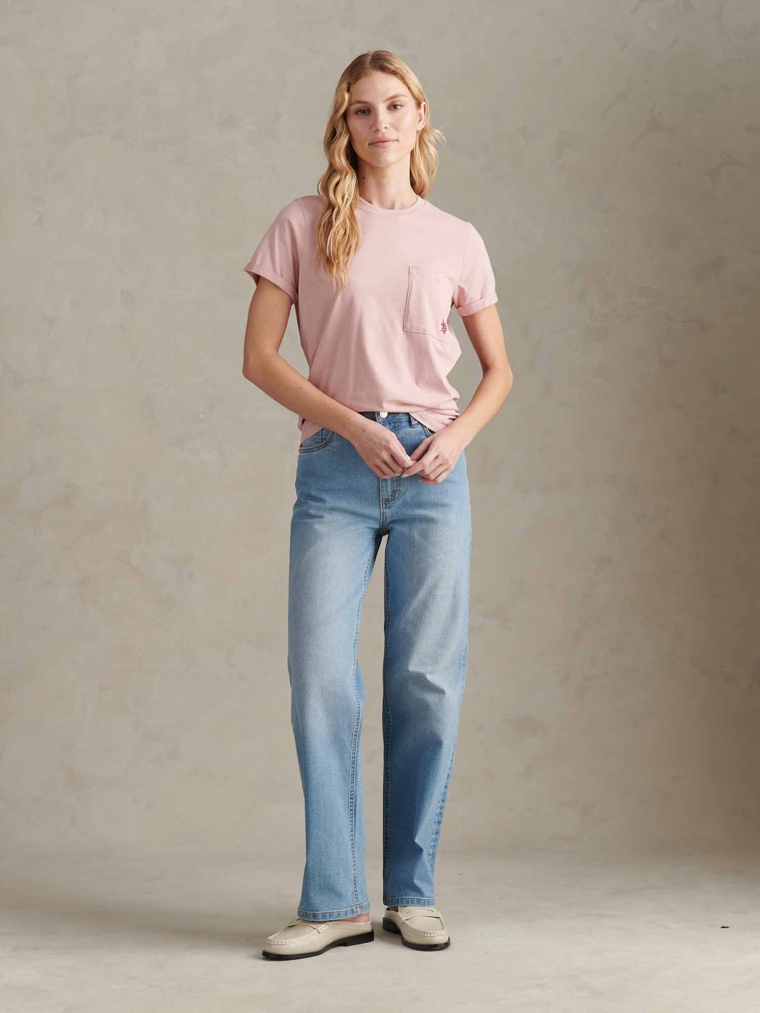 Womens Crew Neck Pocket T-Shirt in Pale Mauve