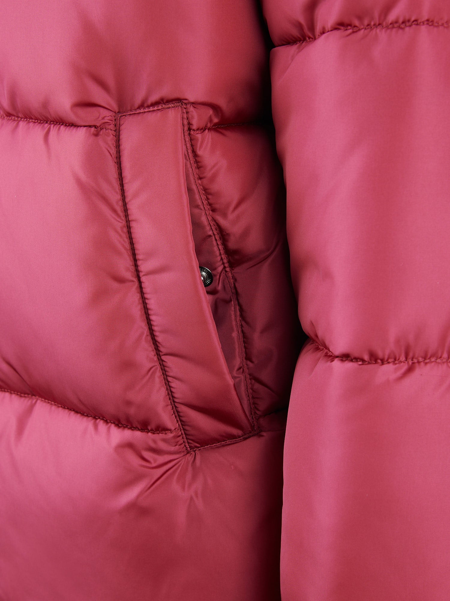Womens Sateen Puffer Jacket in Beaujolais