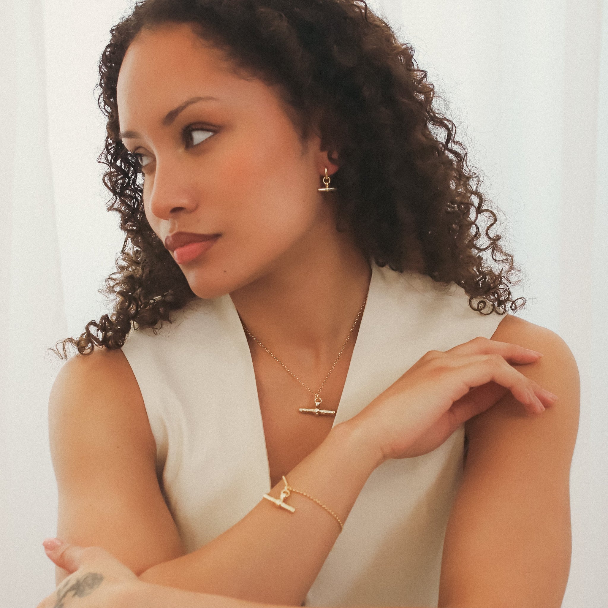 Lola T-Bar Bracelet | 18k Gold Plated