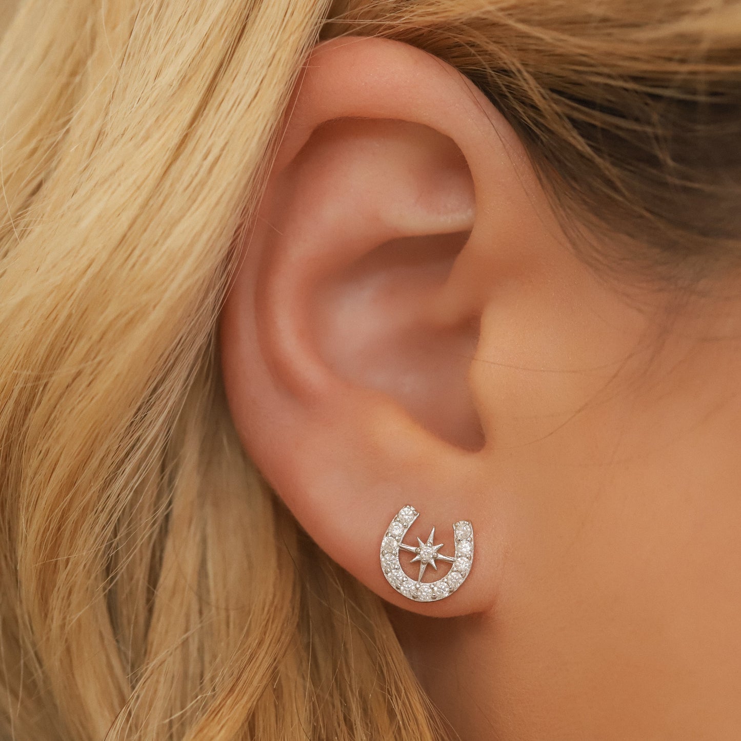 Zada Horseshoe Star Stud Earrings | Silver