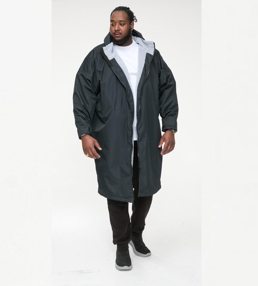 D555 WEBBER Sherpa Lined Showerproof Changing Robe For Men in Black, 2XL-6XL