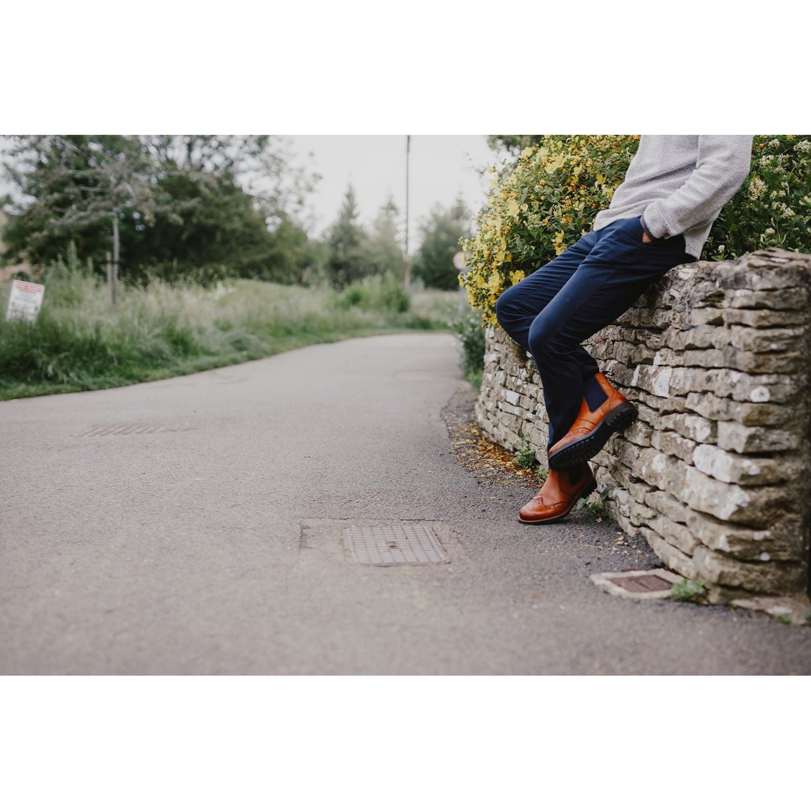 Cotswold Men Boots - Cirencester Chelsea Brogue in 2 Colours, 6-12
