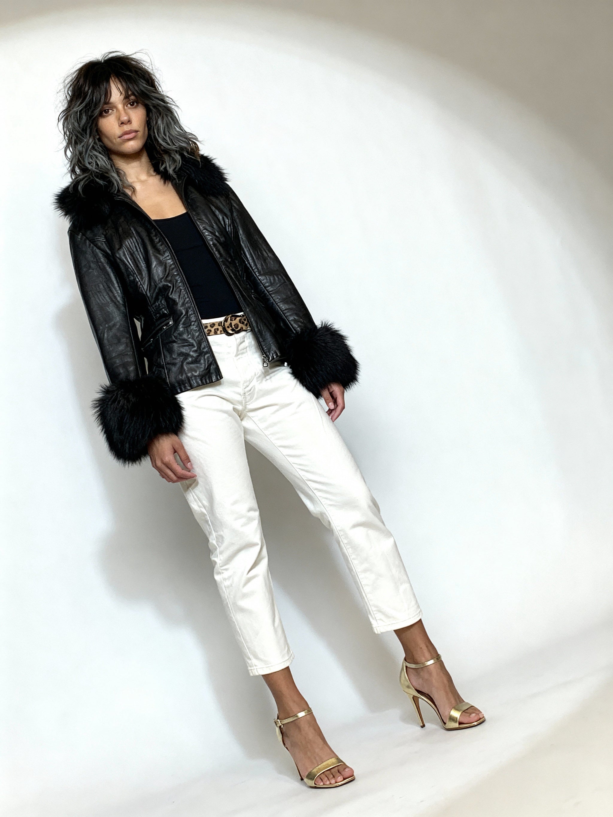 Super Cute Original Vintage 1980's Black Leather & Sheepskin Coat UK 8 - 12