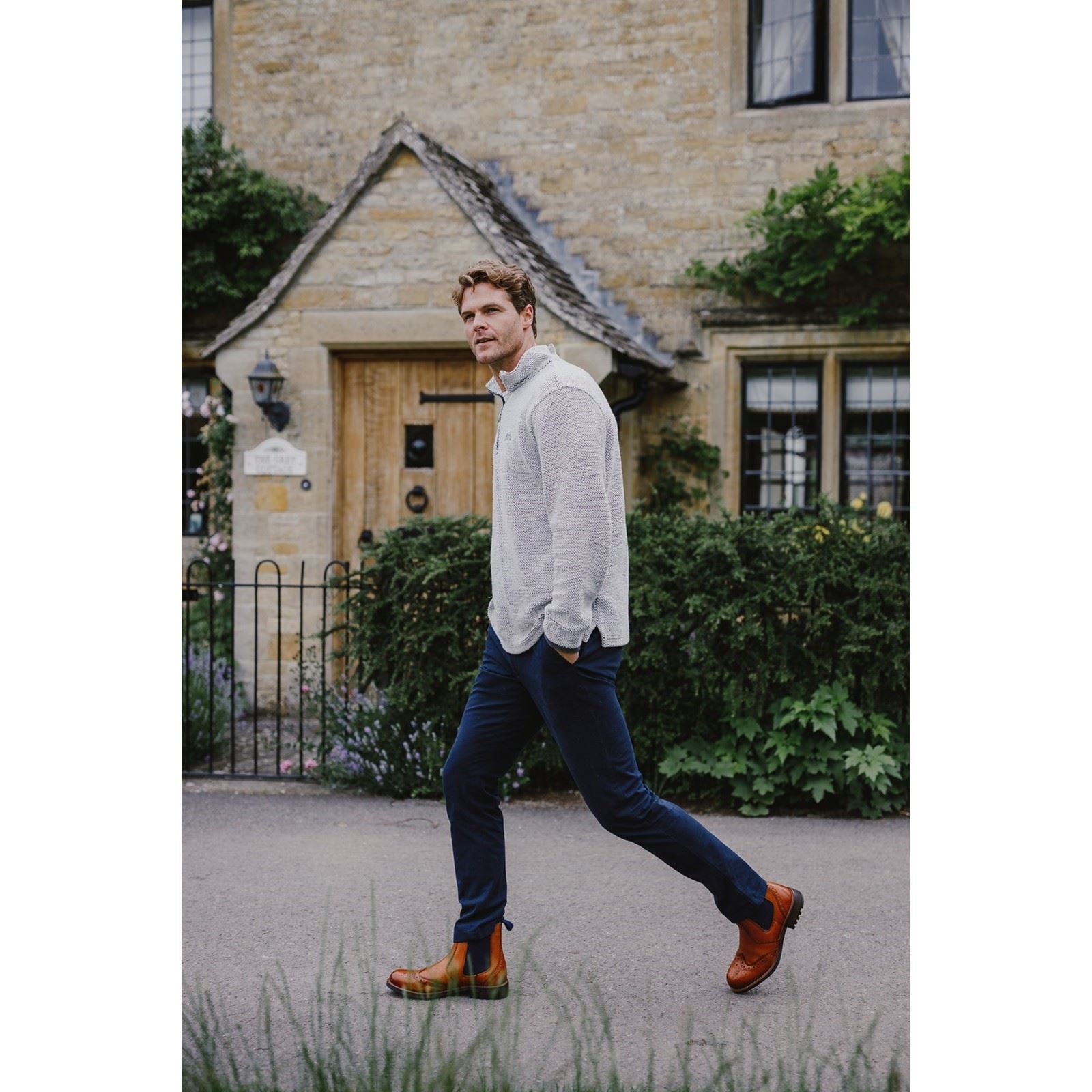 Cotswold Men Boots - Cirencester Chelsea Brogue in 2 Colours, 6-12