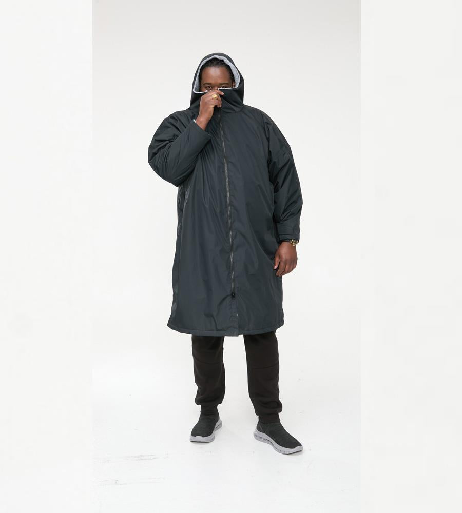 D555 WEBBER Sherpa Lined Showerproof Changing Robe For Men in Black, 2XL-6XL
