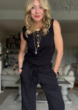 HERO sleeveless top, black