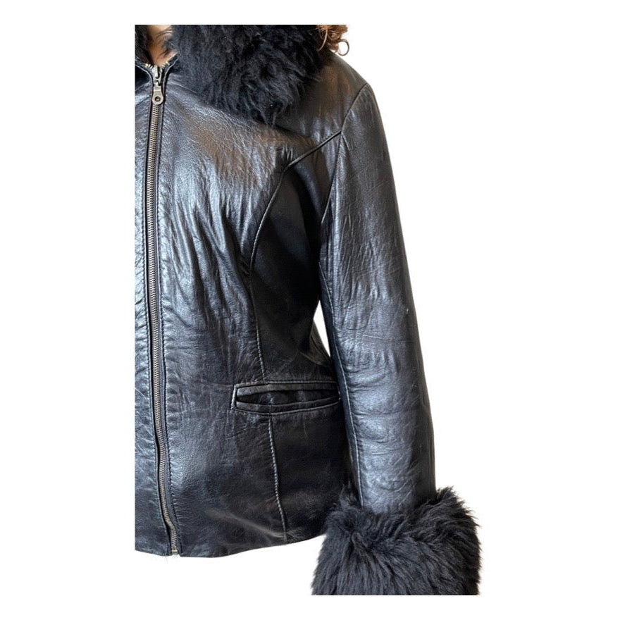 Super Cute Original Vintage 1980's Black Leather & Sheepskin Coat UK 8 - 12