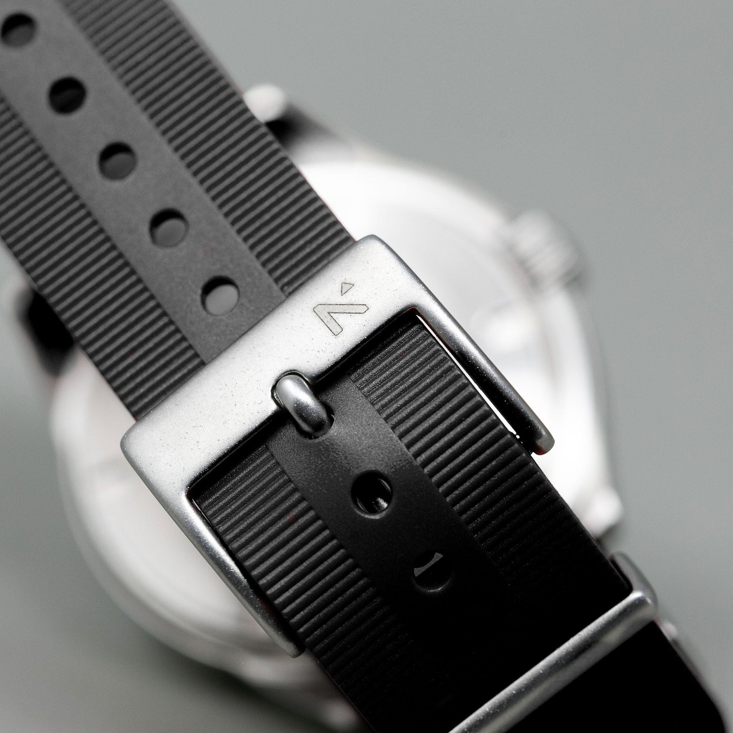 'Tempest' Quartz Navigator Watch (40mm) | Seal Black